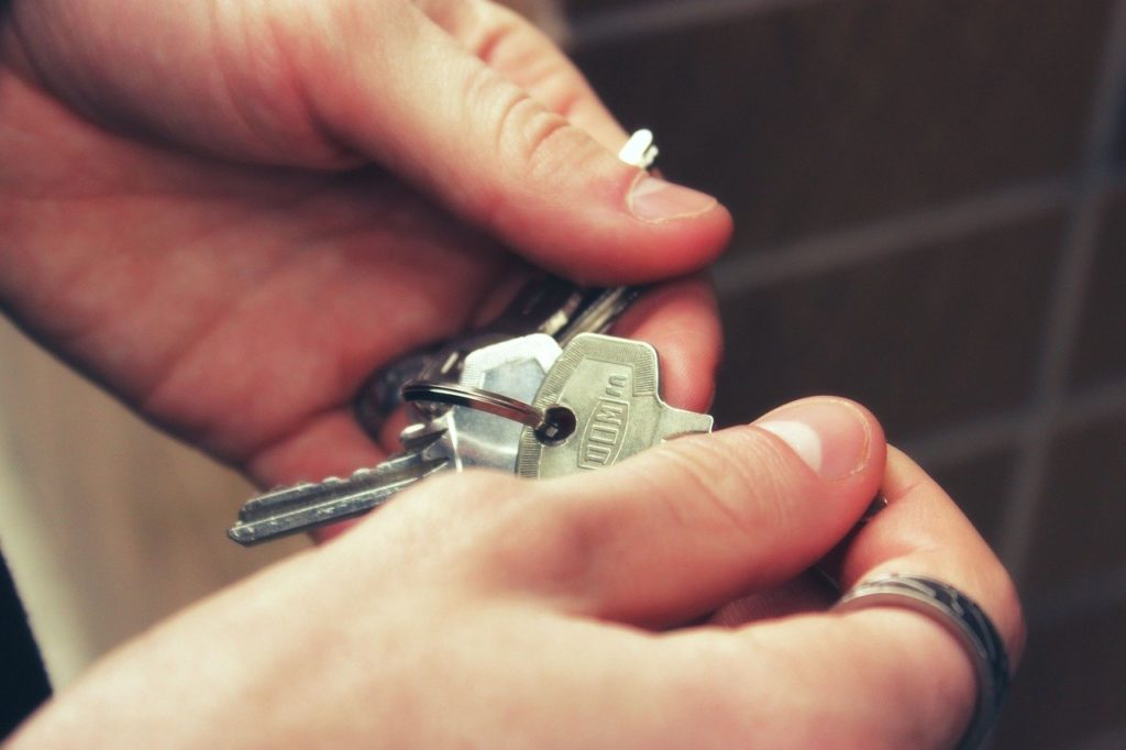 Omkode dine låse til en og samme nøgle hos Norh Låsesmed Nørrebro - slip fra mange nøgle