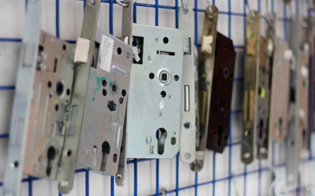 Ekstra lås pris og montering af ekstralåse - Bestil låsesmed